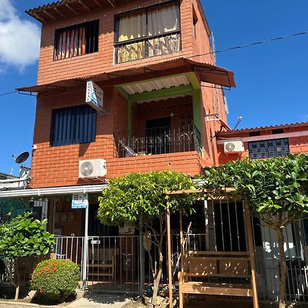 Mi Pueblo Natal Aptos Y Habitaciones Necoclí Extérieur photo